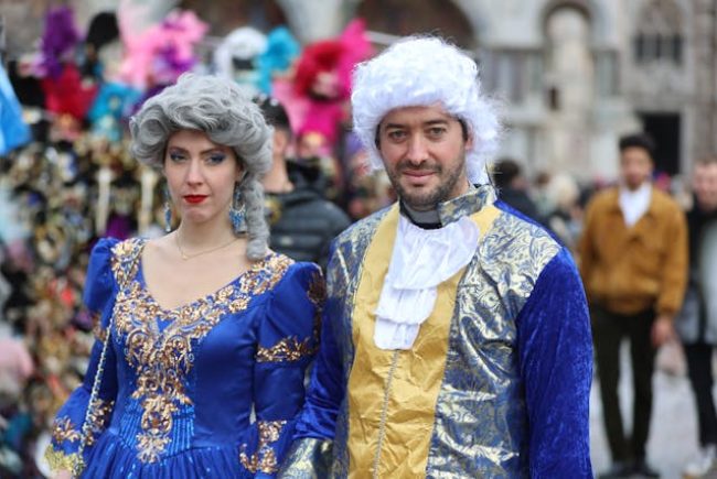 תחפושות ברגע האחרון: 8 תחפושות זוגיות שיעשו לכם את פורים 2026